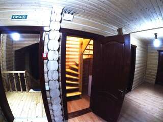 Отель Charda Буковель Двухместный номер в мансарде с 1 кроватью и общей ванной комнатой-6